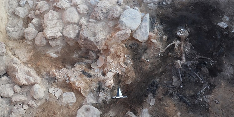 Tavşanlı Mound 3700 years old skeleton