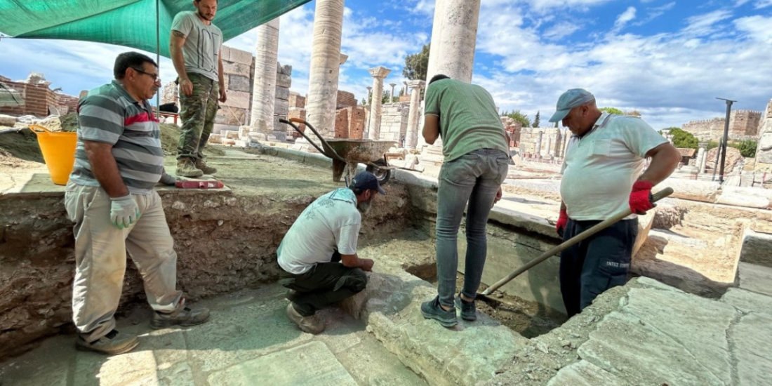 2300 Year Old Sarcophagus Of Roman Gladiator Euphrates Discovered