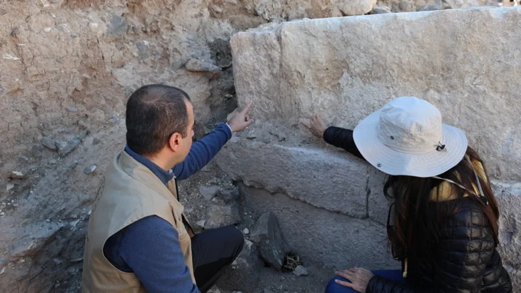 2,200-year-old fingerprints found in a burial chamber in Cappadocia