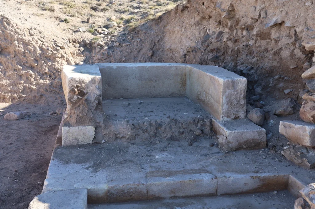 2,200-year-old fingerprints found in a burial chamber in Cappadocia