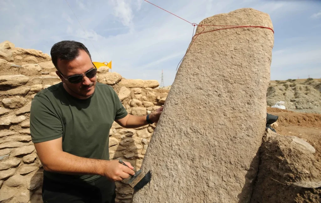 A 12,000-year-old monumental stele has been discovered at Boncuklu Tarla in southeastern Türkiye