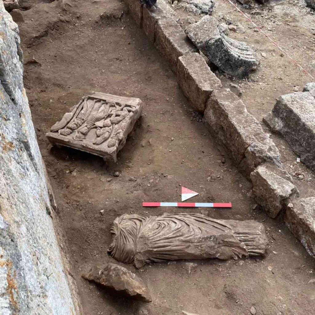 Discovery-of-Female-Statue-and-2-Frieze-Fragments-in-Olba-Ancient-City