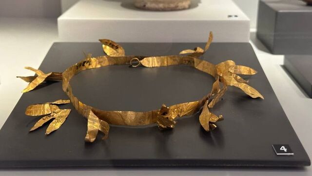 The 2,000-year-old golden crown of the Governor of Rome is on display at the İznik Museum