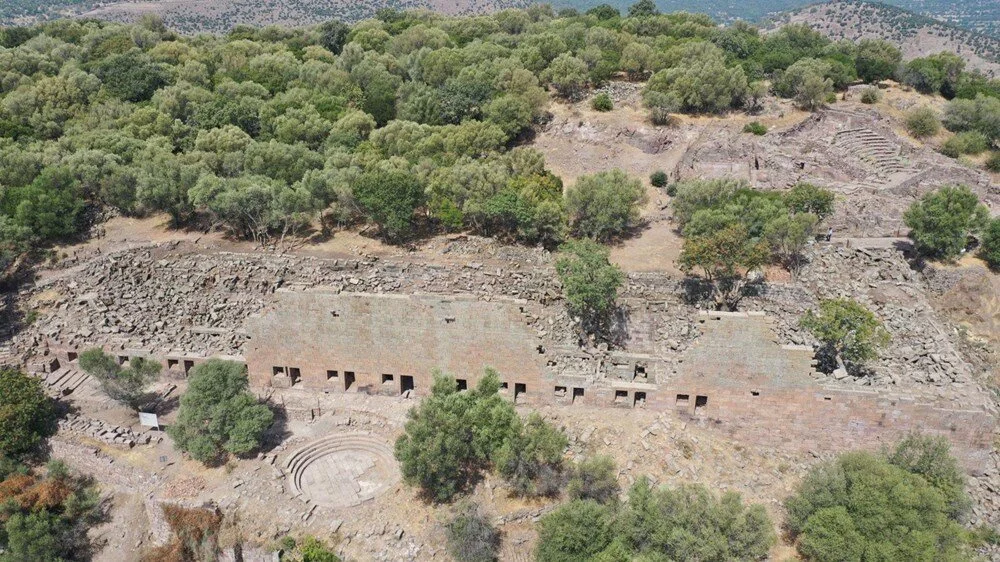 Candles dating back 2,500 years were unearthed in Aigai Ancient City