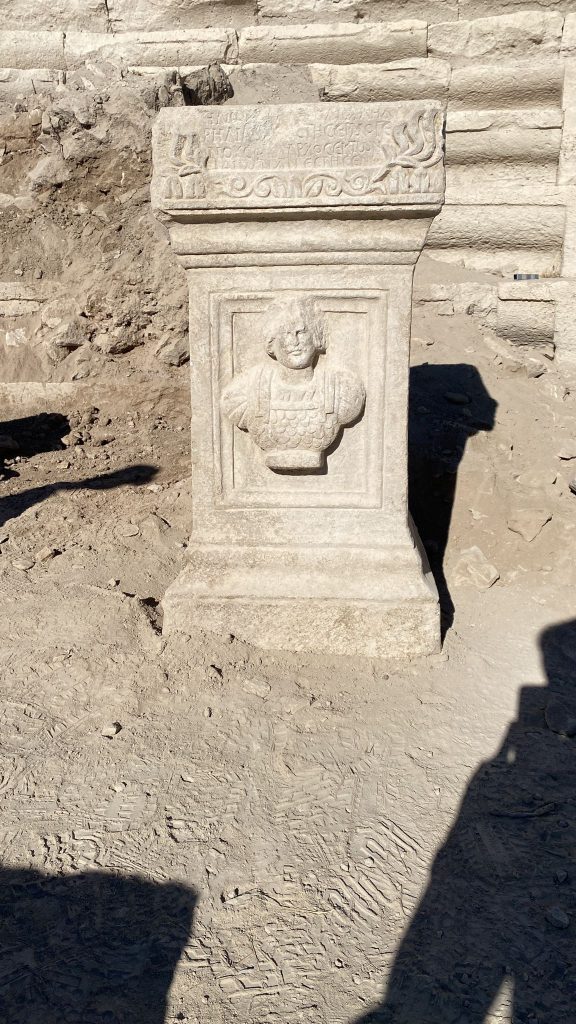 In Savatra Ancient City, an altar dating back 1800 years and adorned with soldier, banner, and a victory wreath has been uncovered.
