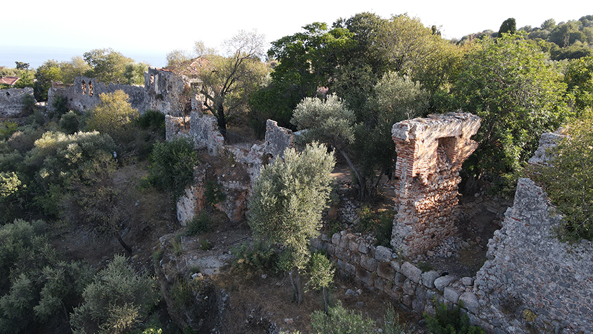 The existence of a basilica dating back to the 5th century was detected in Alanya Castle