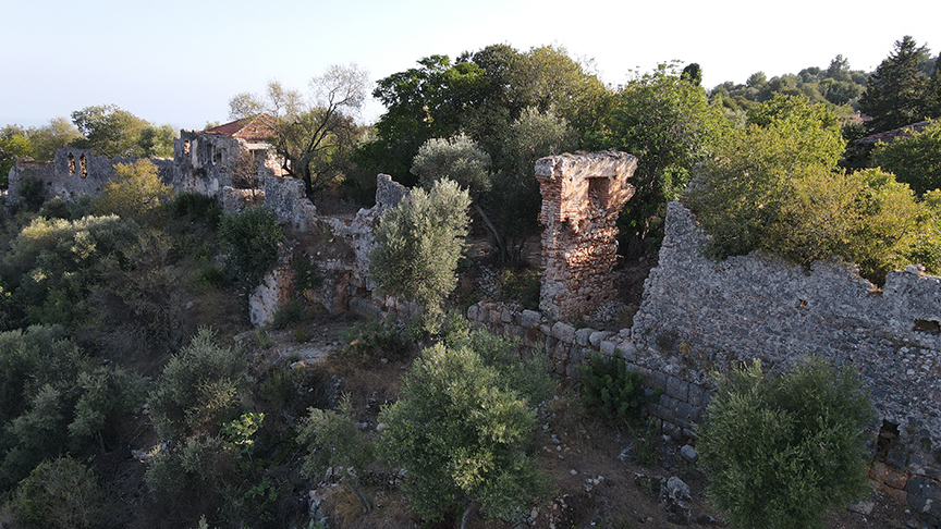 The existence of a basilica dating back to the 5th century was detected in Alanya Castle