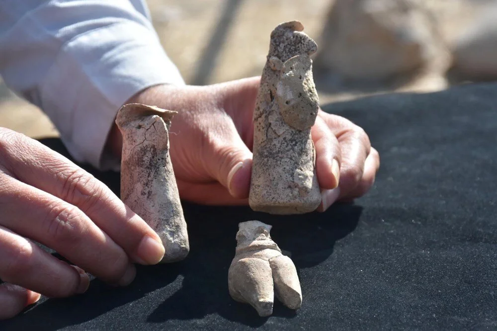 Figures of people wearing costumes from 7,700 years ago were found at Ulucak Mound