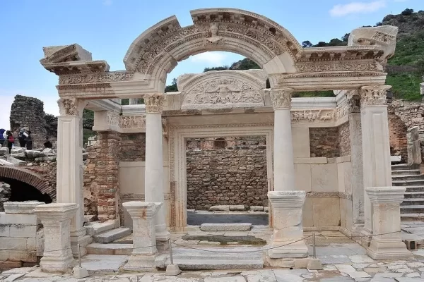 The ancient city of Kyzikos and the Temple of Hadrian