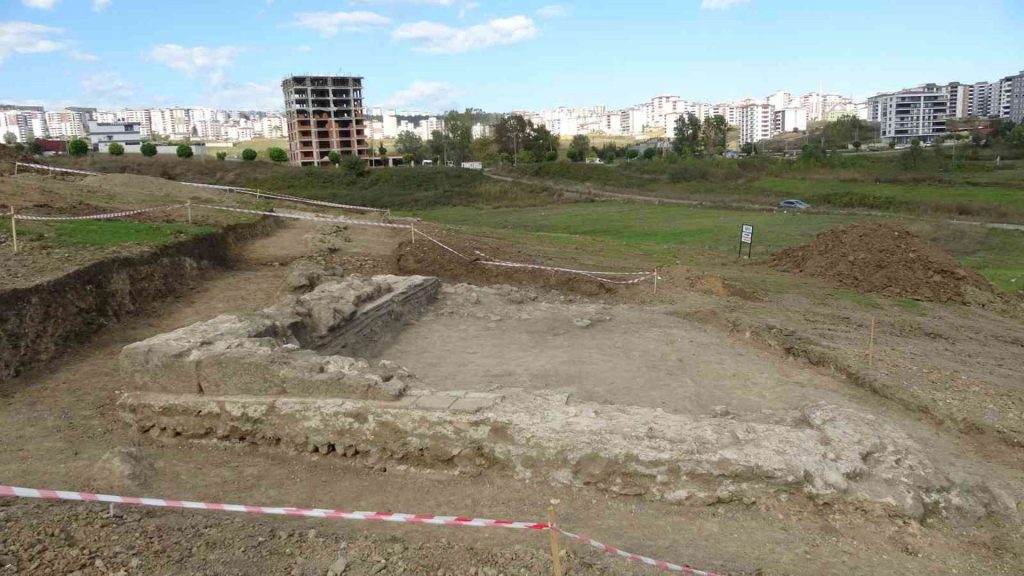 During the basic excavation, settlement dating back to the Roman and Hellenistic periods was discovered
