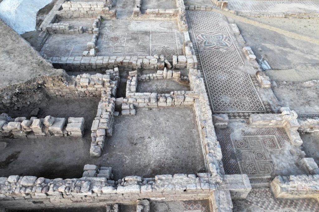 In an excavation of a Roman villa, a mosaic area of 600 square meters uncovered