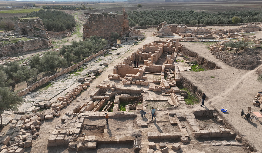 The agora discovered in the ancient city of Dara is being unearthed