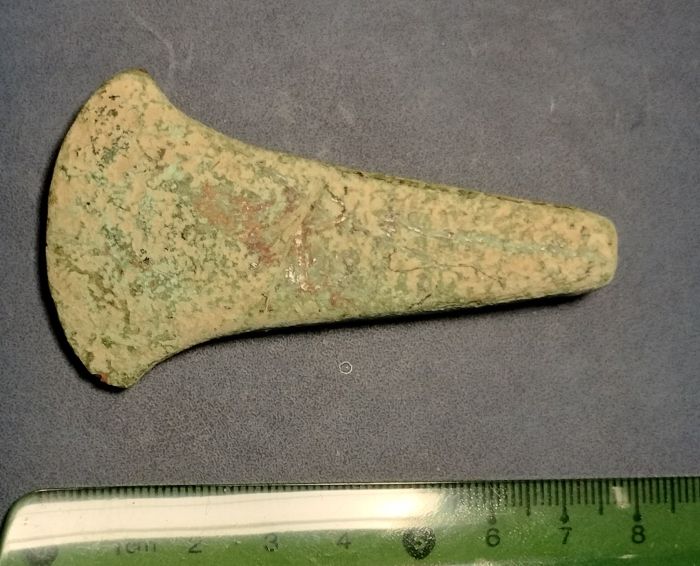 The oldest copper axe discovered in Poland