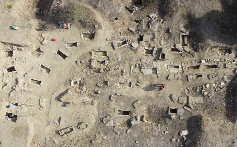 2700-year-old children's cemetery discovered in Tenedos Ancient City