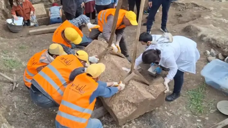 Roman sarcophagus found for the first time in Diyarbakır