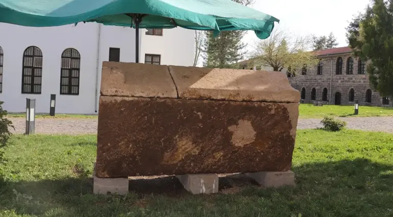Roman sarcophagus found for the first time in Diyarbakır