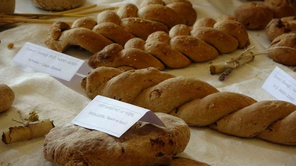 Using 3,500-year-old tablets, bread from the Hittite, Sumerian and Roman periods was baked