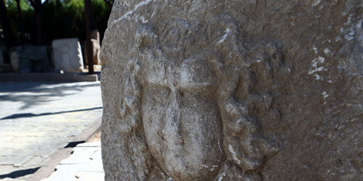 A litus with a relief of Dionysus, the god of wine, was found.