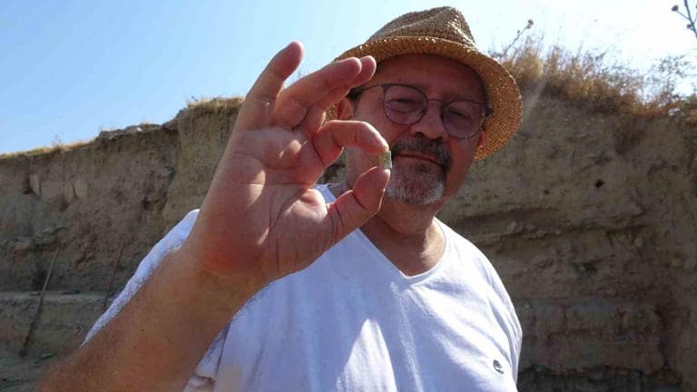 A cylinder seal dating back to 4 thousand years. Maydos