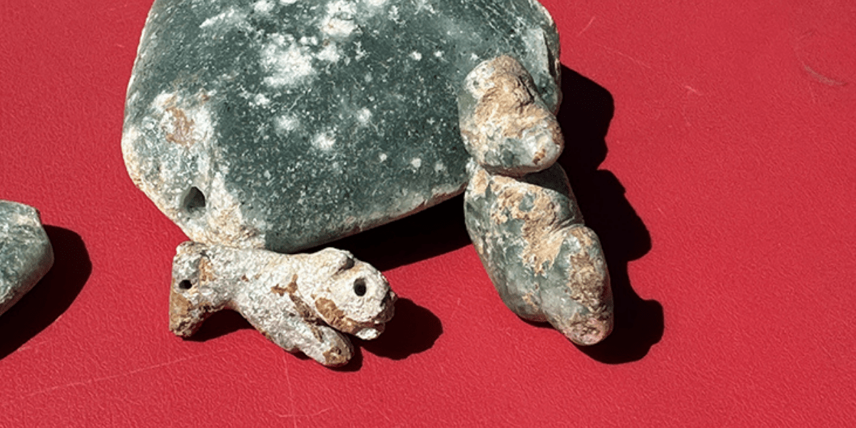 Two 10,000-year-old ornaments with leopard, vulture and human figures found in Sefertepe excavations