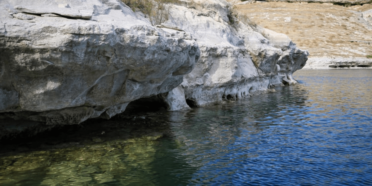 A 3,000-year-old settlement area has been discovered on the shores of the Atatürk Dam, which is built on the Euphrates River.