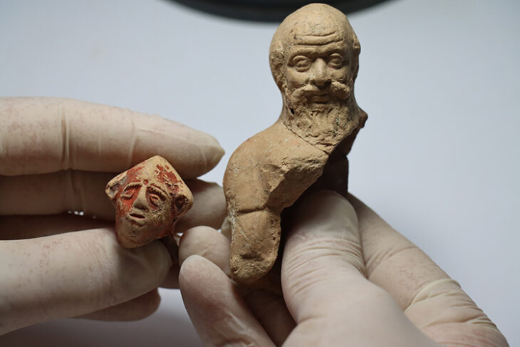 Two fragments of figurines that are 2300 years old were found during the excavations at the Antakya Ancient Hippodrome